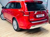 Mitsubishi Outlander / 4WD / Kamera / Sitzheiz. / Navi/1 Hd - gebrauchte Mitsubishi Kombis