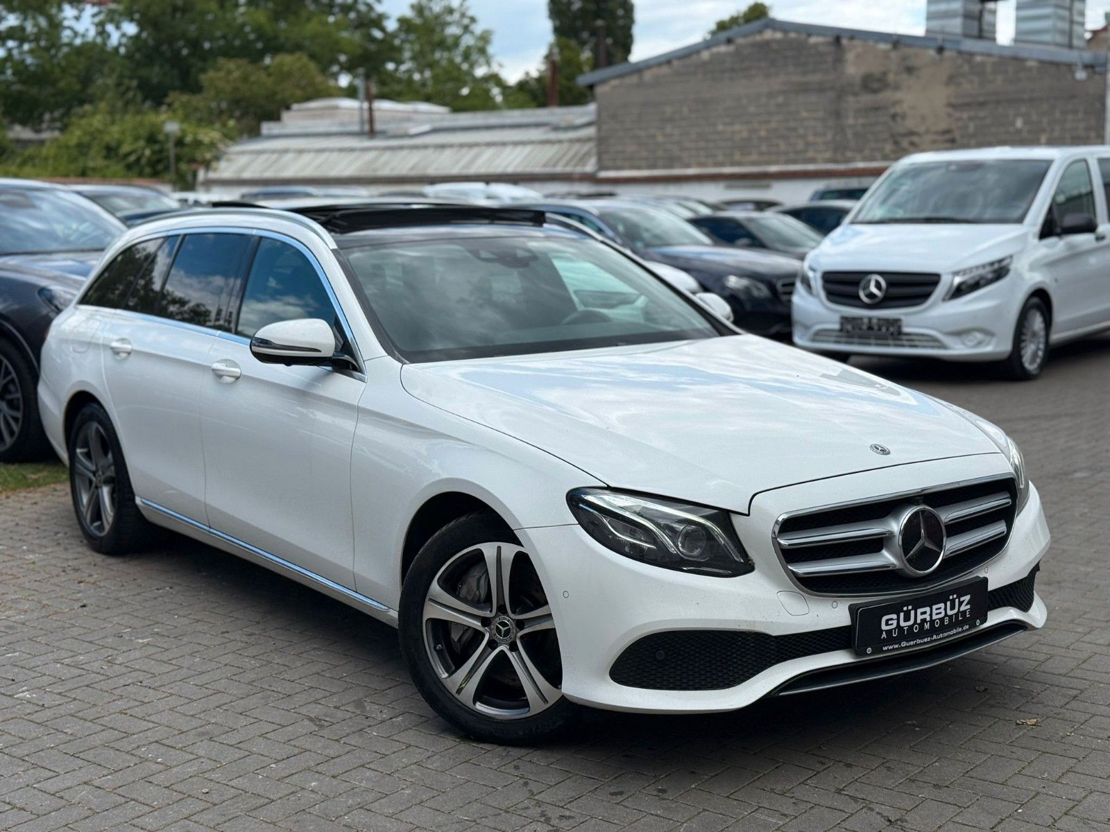 MERCEDES-BENZ E 400 d 4Matic T *360*PANO+MBUX*AHK*