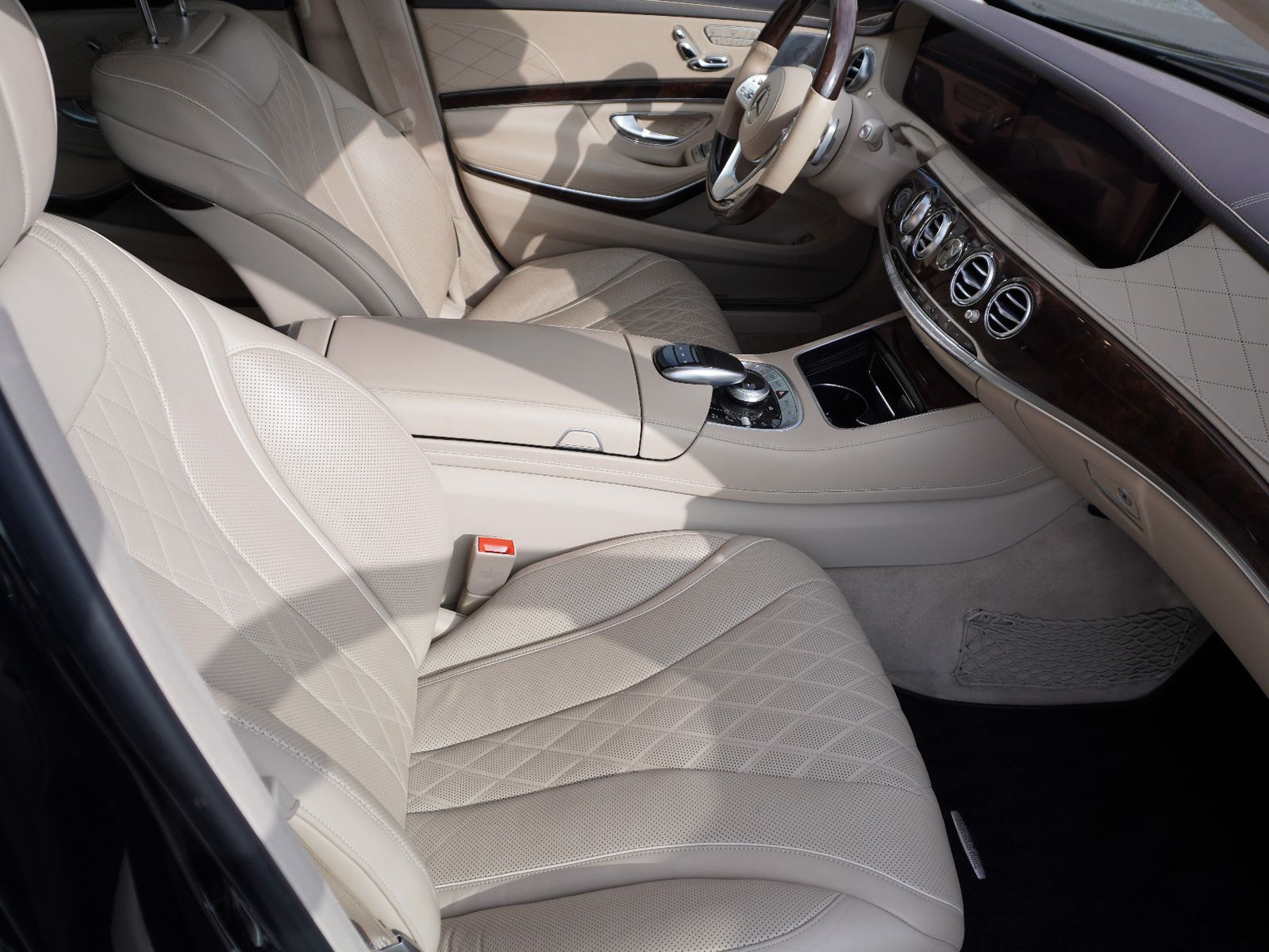 Fahrzeugabbildung Mercedes-Benz S 560 4Matic L AMG