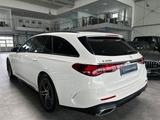Mercedes-Benz E 200 T AMG Line Advanced NIGHT-AHK-DISTRONIC - Mercedes-Benz E 200 mit Benzin-Antrieb: Weiß
