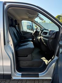 Opel Vivaro - 12