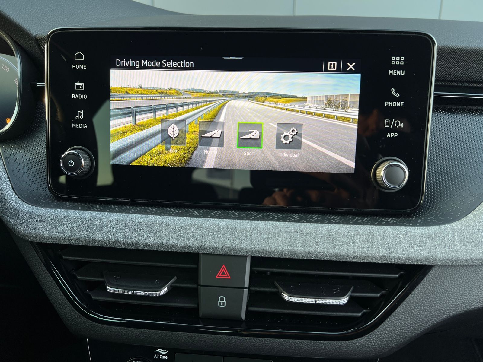 Fahrzeugabbildung SKODA Kamiq Drive 1.0 TSI DSG *AHK, Matrix, ACC, Smart