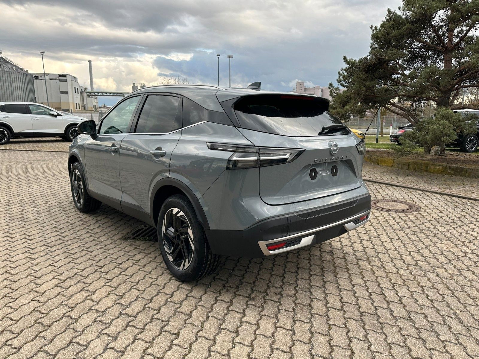 Fahrzeugabbildung Nissan Qashqai 1.3 DIG-T MHEV AT N-Connecta WINTERPAKET