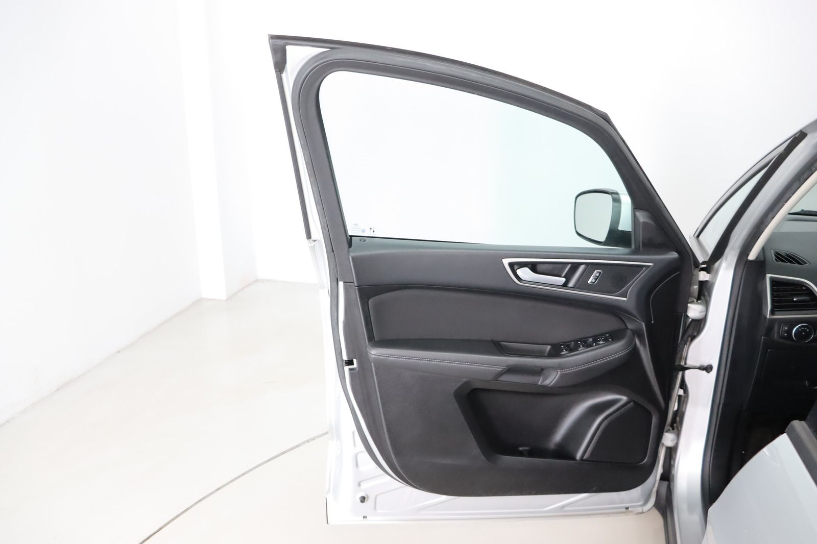 Fahrzeugabbildung Ford S-MAX * Navi * Bi-Xenon * PDC