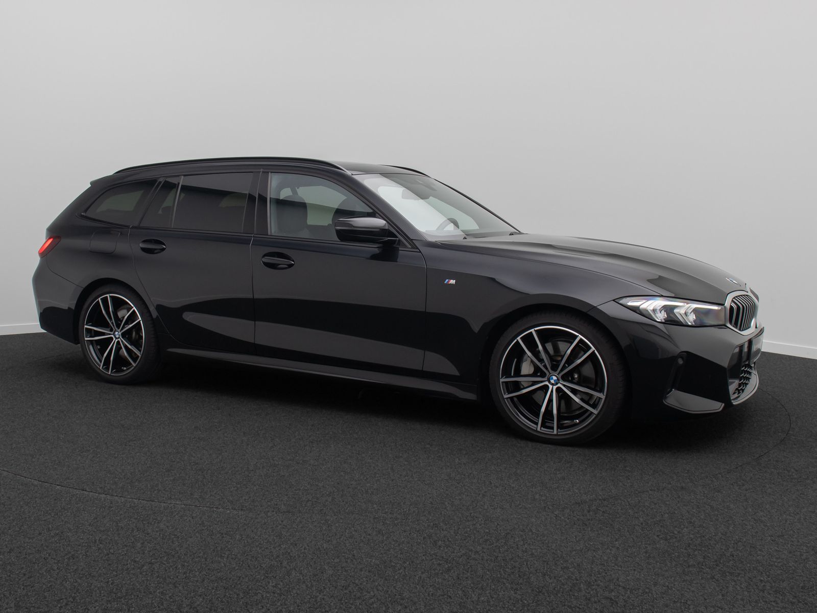 Fahrzeugabbildung BMW 330d M Sport H/K Panorama HUD DAB Alarm 19Zoll