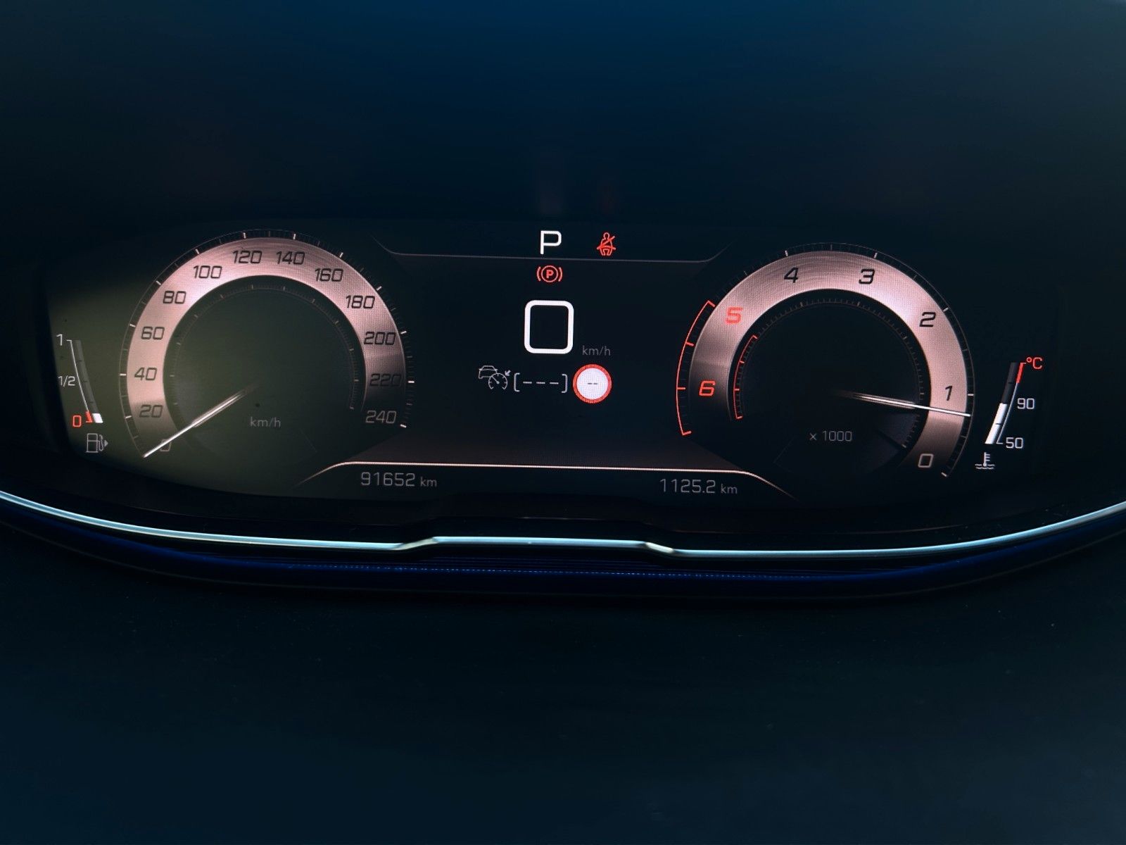 Fahrzeugabbildung Peugeot 3008 GT Automatik/Vollaustattung/8Fachbereift/