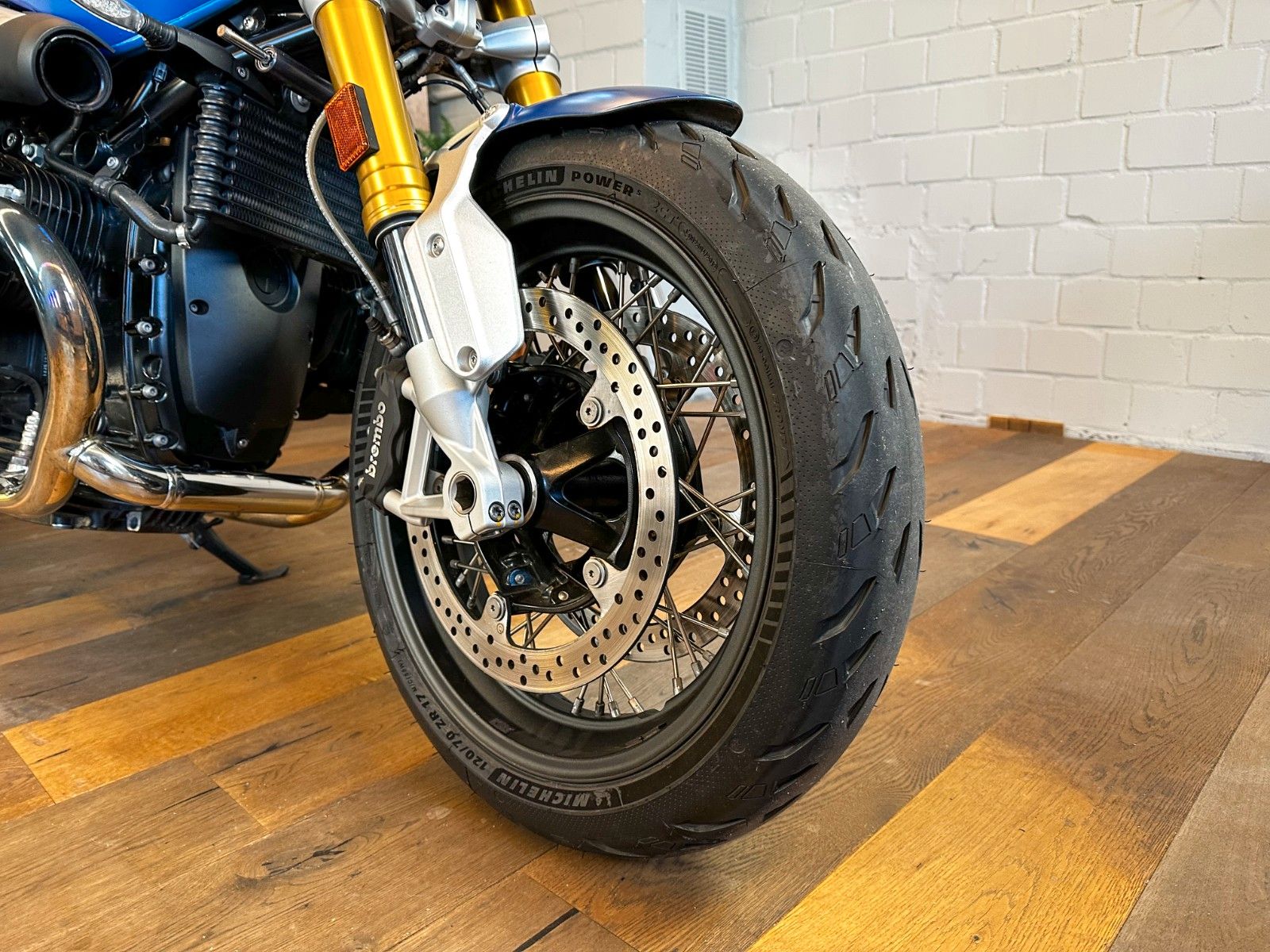 Fahrzeugabbildung BMW R nine T - Sonderlackierung in blau!