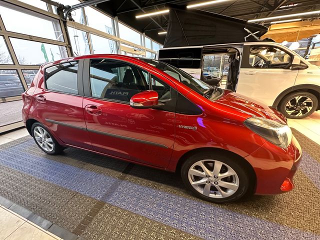 Toyota Yaris Club Hybrid *PANO*