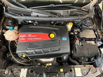 MYAUTOCENTER – Gebraucht- und Jahreswagen mit Werkstattservice in Pfaffenhofen Alfa Romeo Giulietta Quadrifoglio Verde *Klima*Radio*PDC*BT