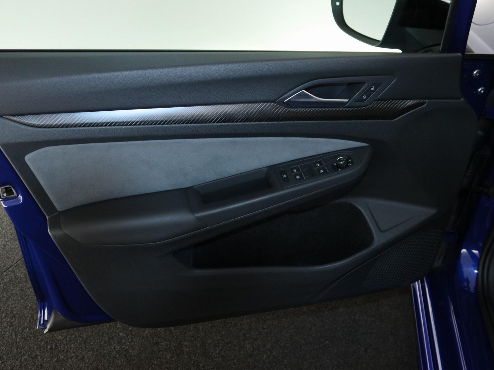 Volkswagen Golf VIII R Performance 20 Years MATRIX-LED PANO, миниатюра 12