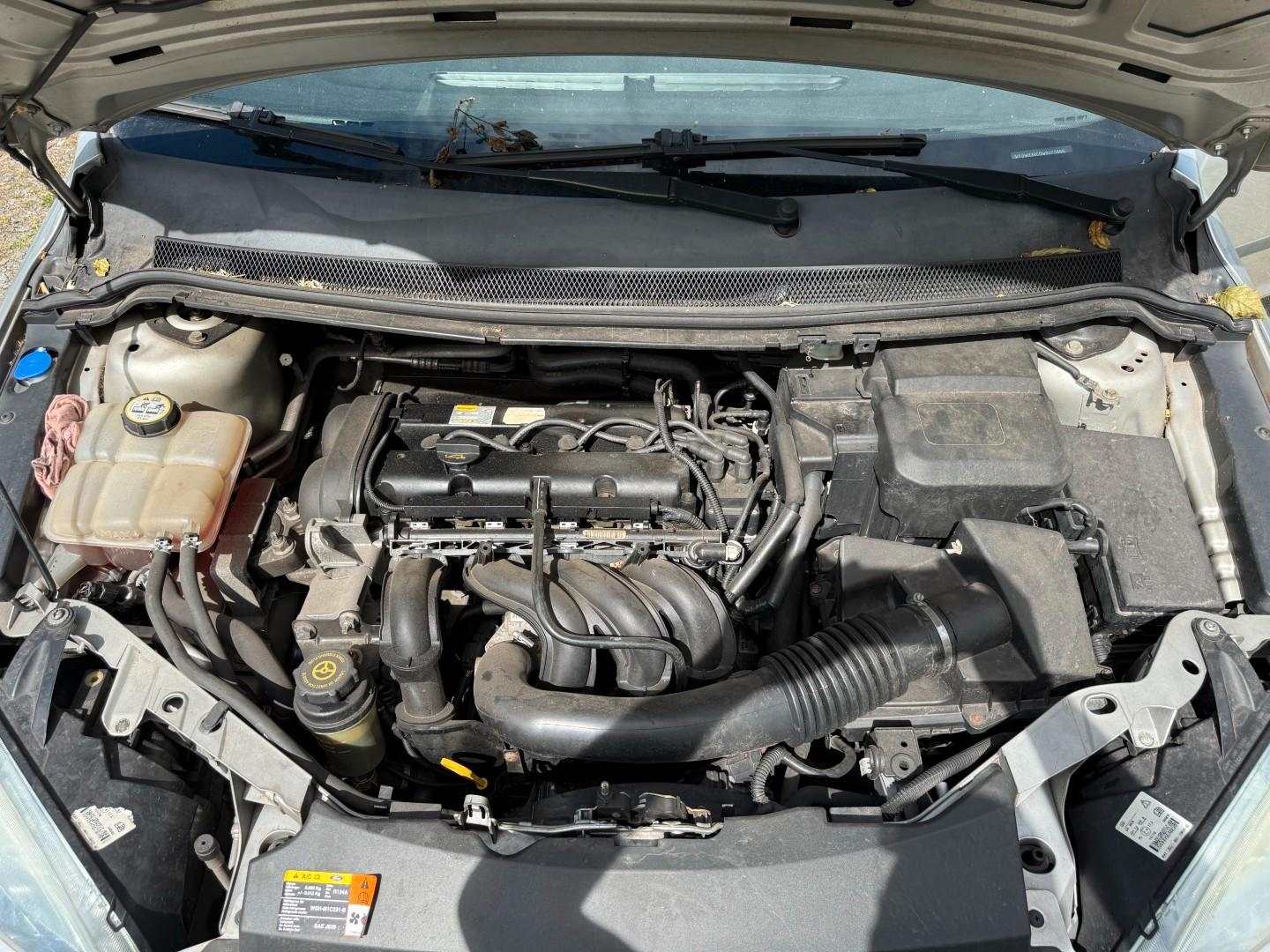 Ford Focus 2006 — photo 17