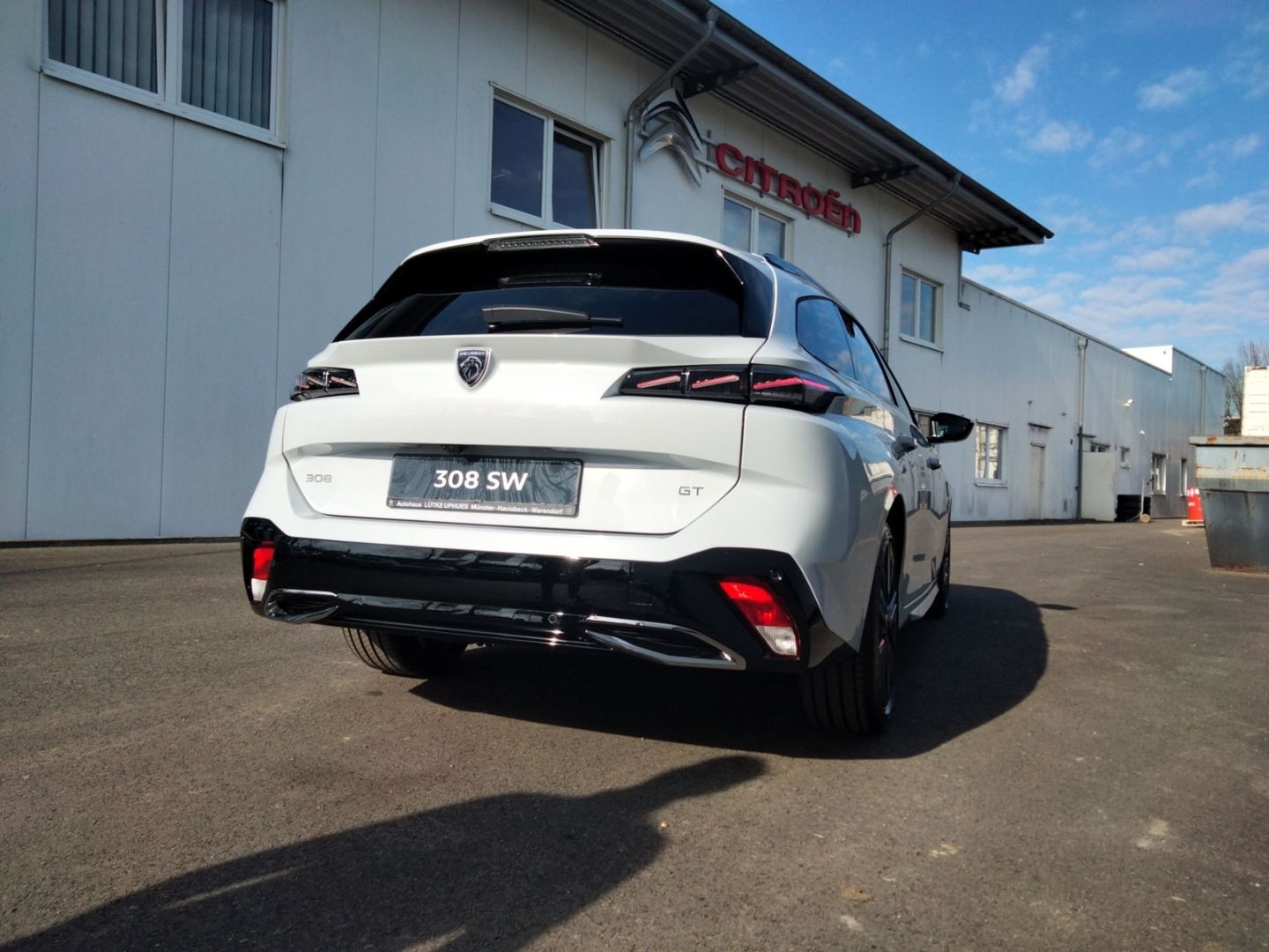 Fahrzeugabbildung Peugeot 308 1.5 SW GT BlueHDi 130 EAT8 AHK-abn. El. Pano