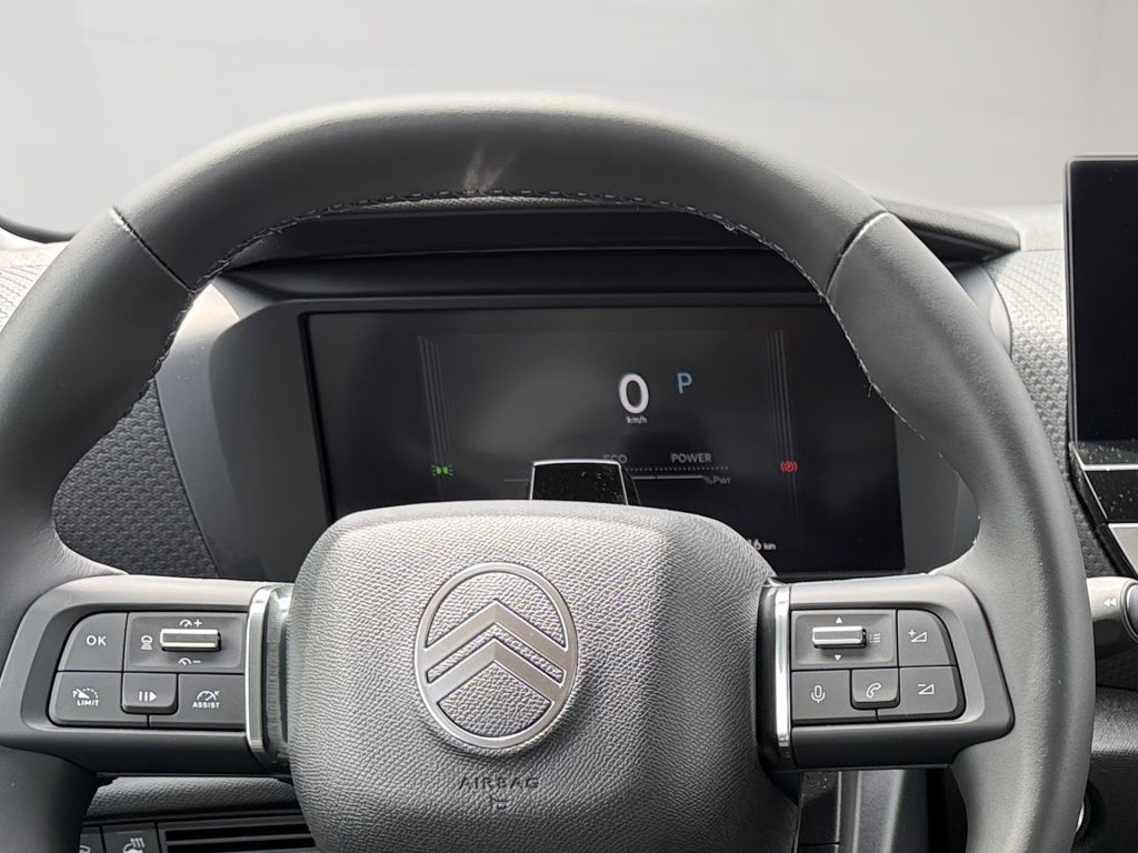 Fahrzeugabbildung Citroën C4 Hybrid 145 TEAM D * Ganzjahresreifen