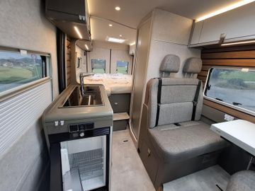 HYMER  ERIBA  HYMERCAR Yosemite 180 PS Maxi Solar Skyview AHK 2.Batt.