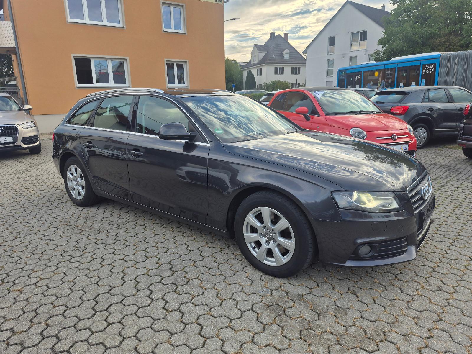 Audi A4 2008 — салон