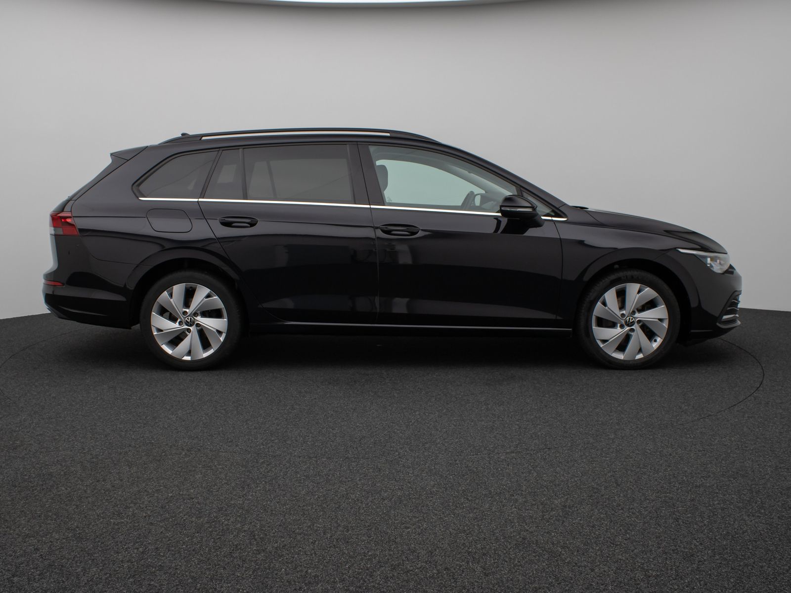 Fahrzeugabbildung Volkswagen Golf VIII Variant Style Kamera Massage AHK ACC