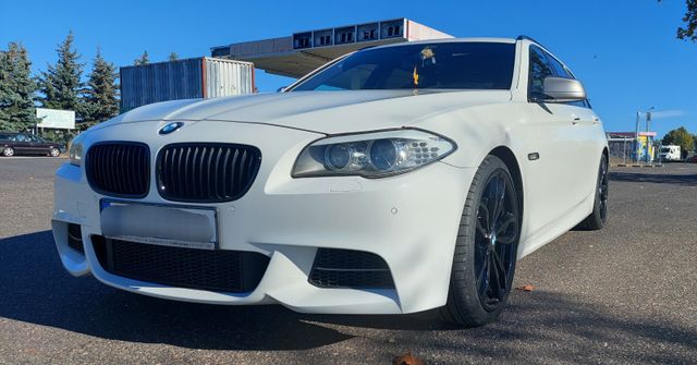 BMW M550d xDrive Touring Vollleder AHK TÜV 09/25