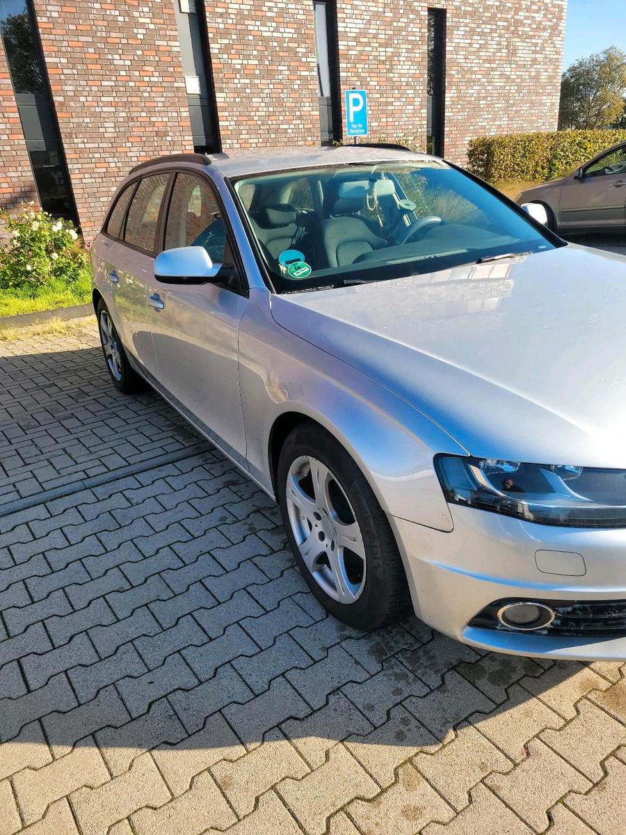 Audi A4 2010 — rear view