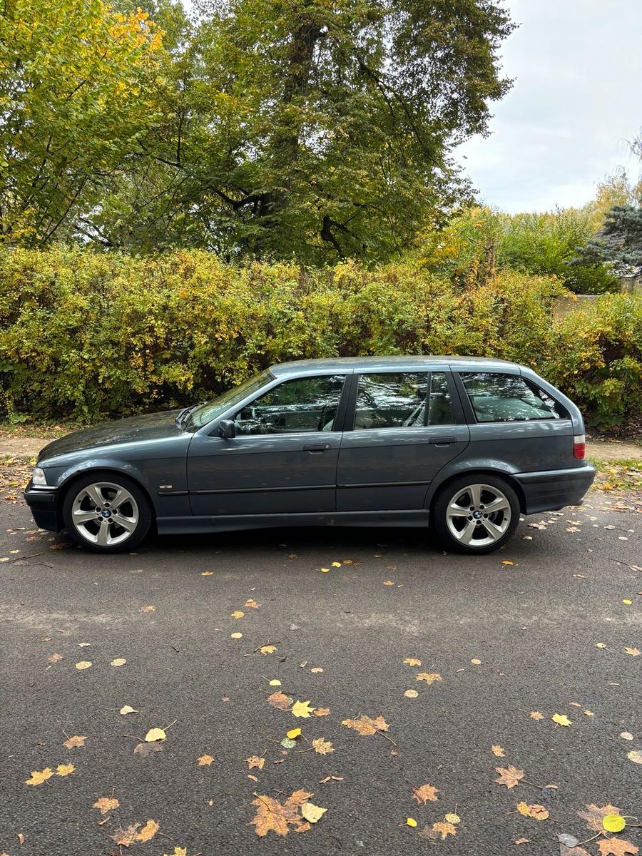 BMW 320