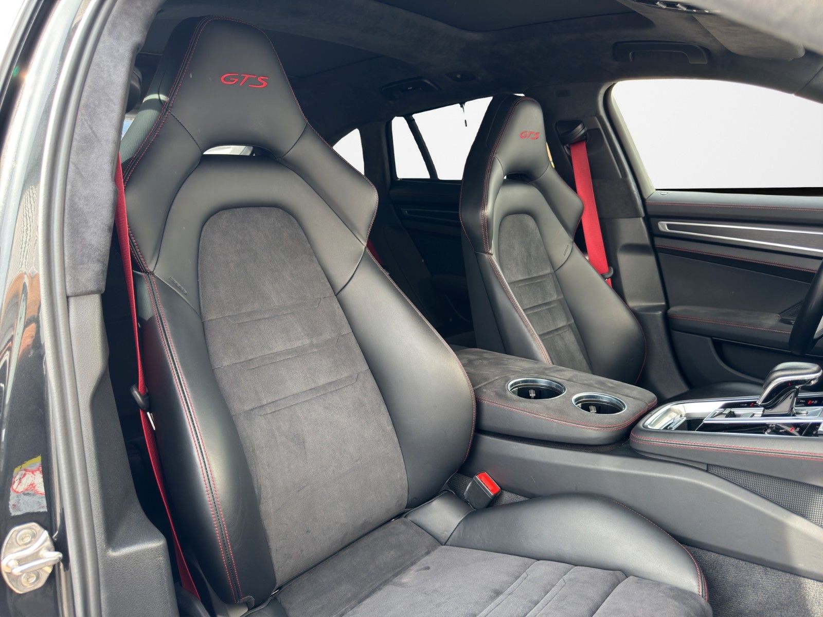 Fahrzeugabbildung Porsche PANAMERA SPORT TURISMO GTS BURM PANO STANDHEIZ