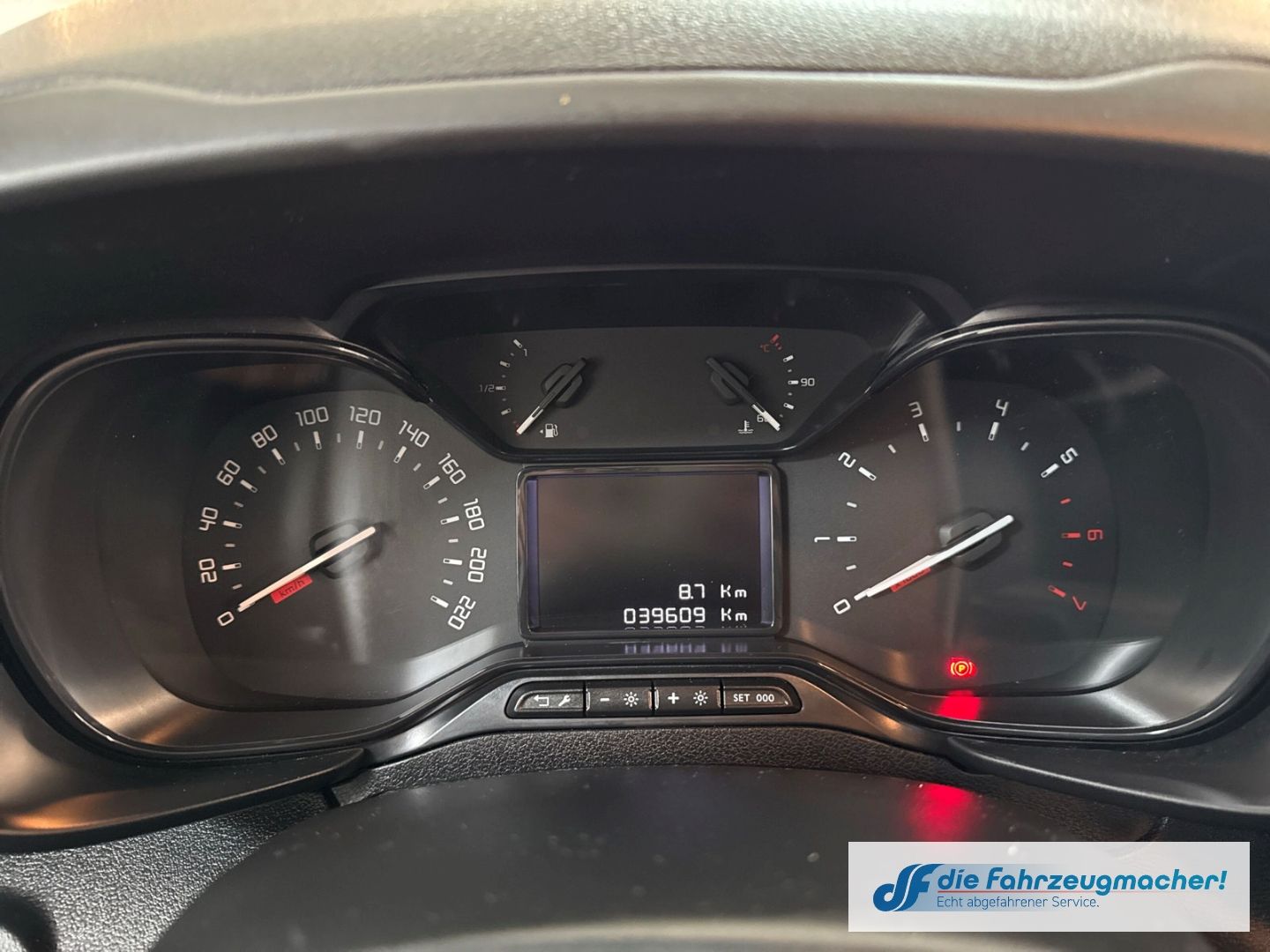 Fahrzeugabbildung Toyota Proace City L1 Meister Navi Apple CarPlay Androi