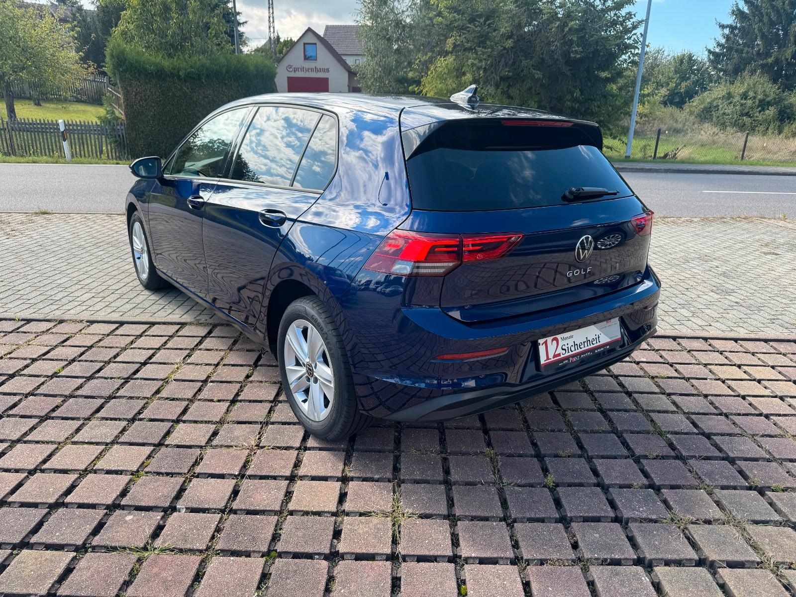 Volkswagen Golf VIII Lim. Life Business
