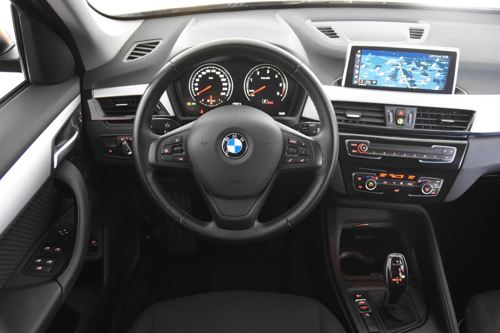 BMW X1 sDrive16d  *1.Hand*EHK*Park ass.*Navi* foto 11