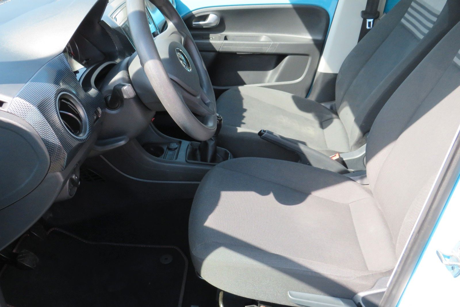 Fahrzeugabbildung Volkswagen up! 4T GJ KLIMA SPURHALTE DAB SCHECKHEFT