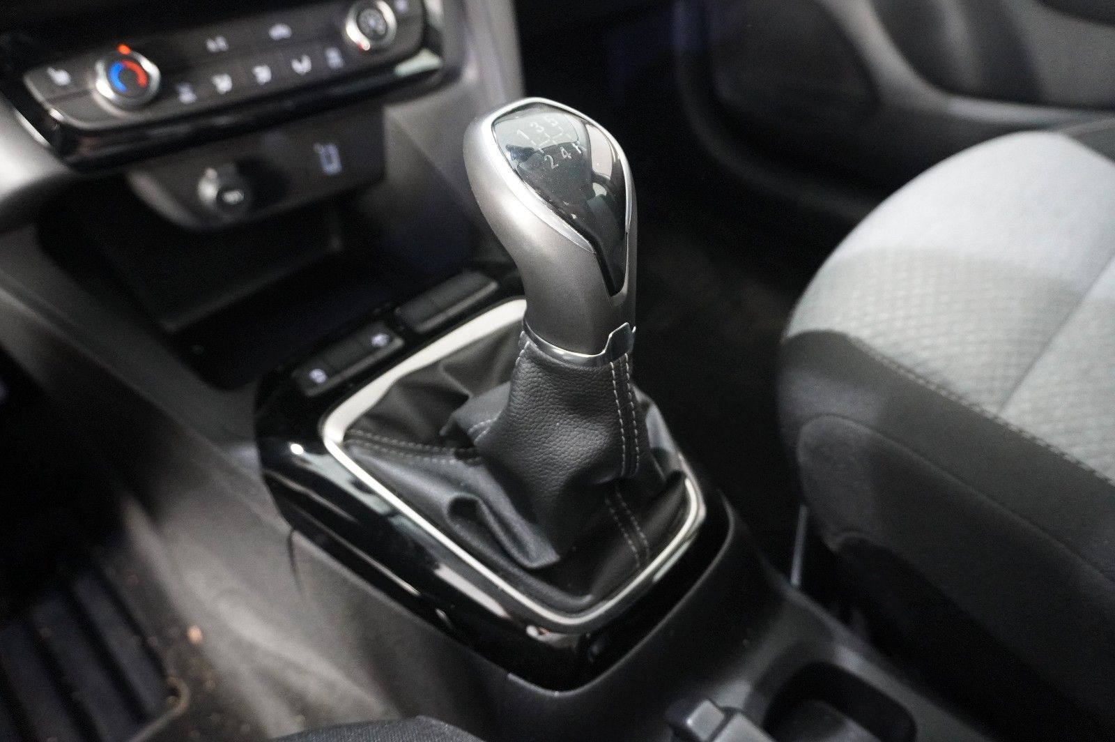 Fahrzeugabbildung Opel Corsa F 1.2 FACELIFT NAVI/LED/KAMERA/VIRTU./SHZ