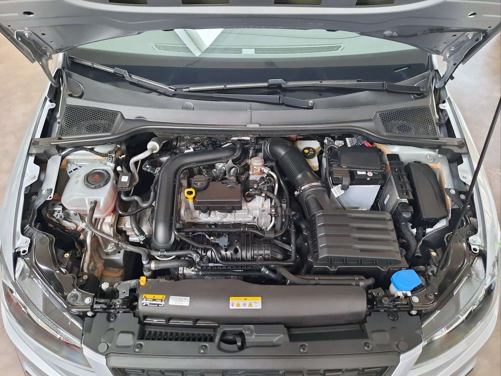 Fahrzeugabbildung SEAT Ibiza Style TSI *Navi*Cam*LED*Sitzhzg*Einparkh*