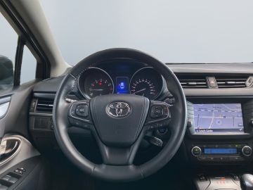 Toyota Avensis - 12