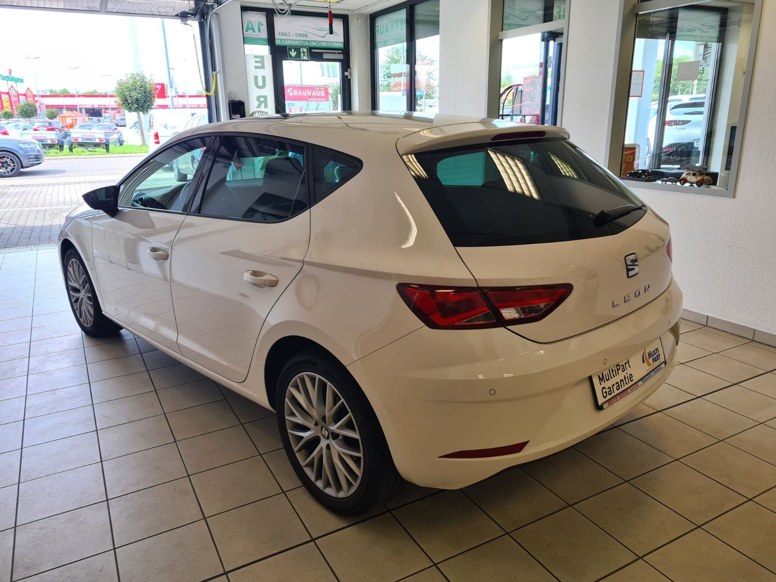 Fahrzeugabbildung SEAT Leon Style / 1. HAND / SCHEKCHEFT / GARANTIE