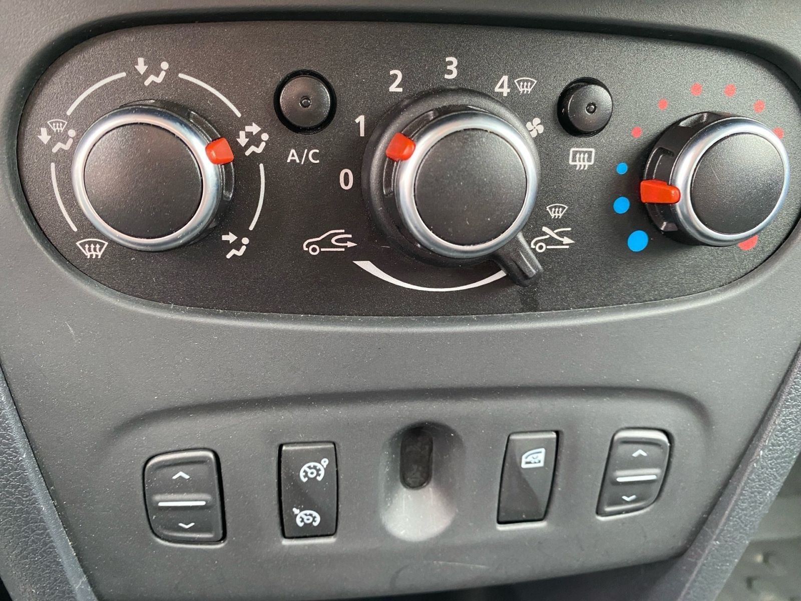 Fahrzeugabbildung Dacia Sandero II 0.9 TCe 90eco Stepway Prestige*Kamera