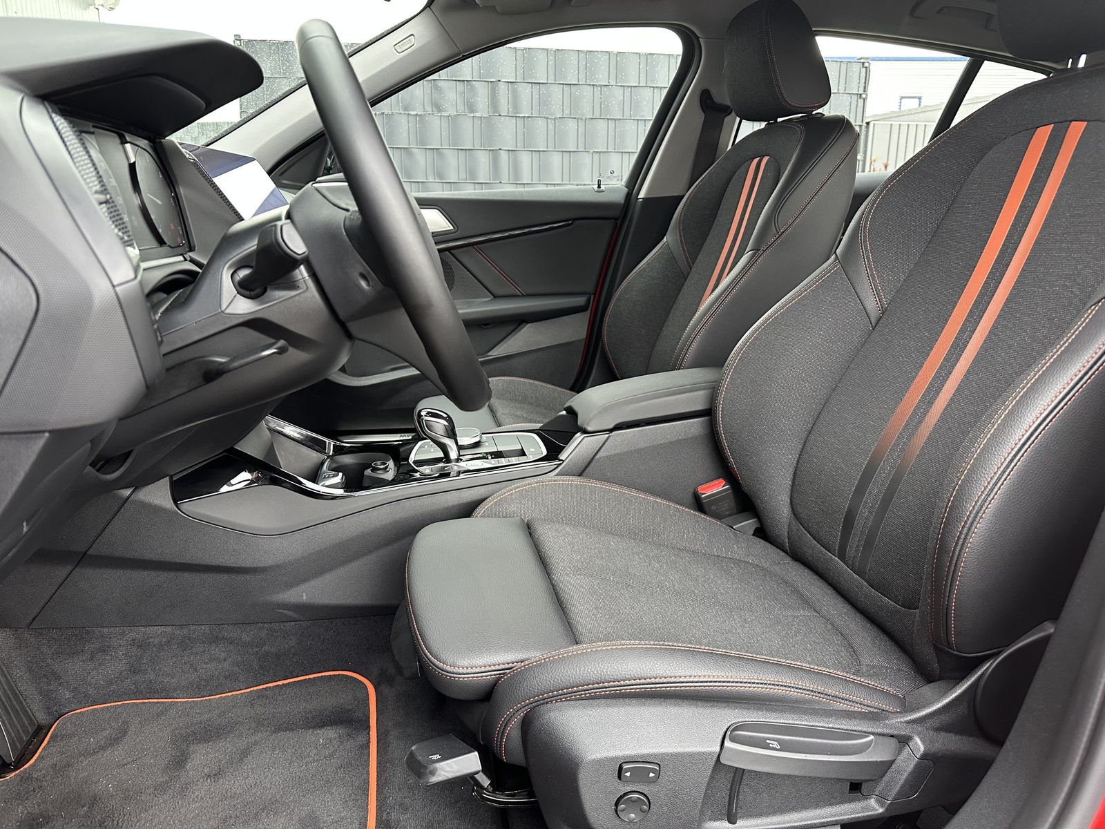 Fahrzeugabbildung BMW 120d xDrive Aut. Sport-Line NAV+LED+PDC+SHZ+17ZO