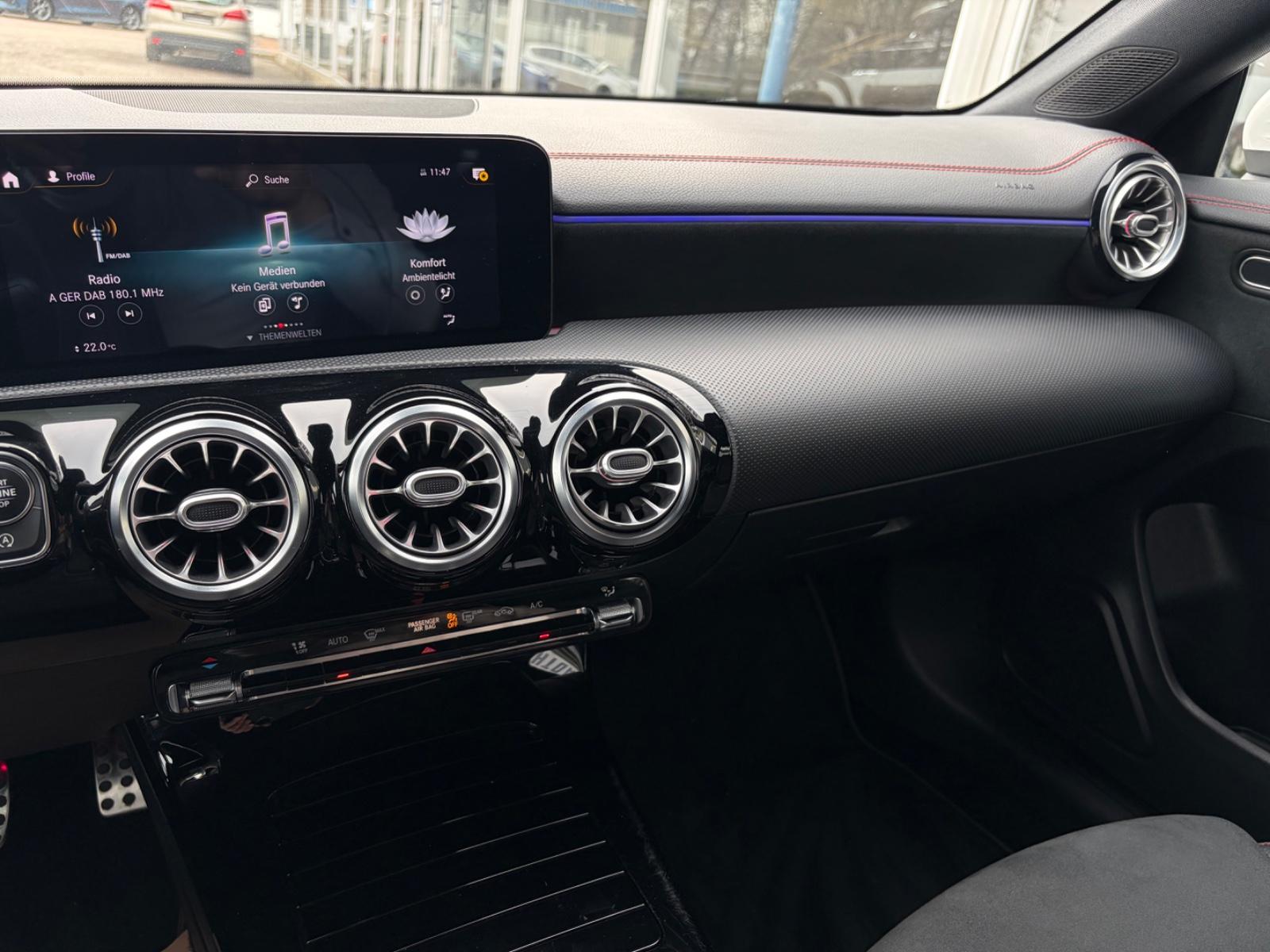 Mercedes-Benz CLA AMG Line Widescreen/DAB, миниатюра 30