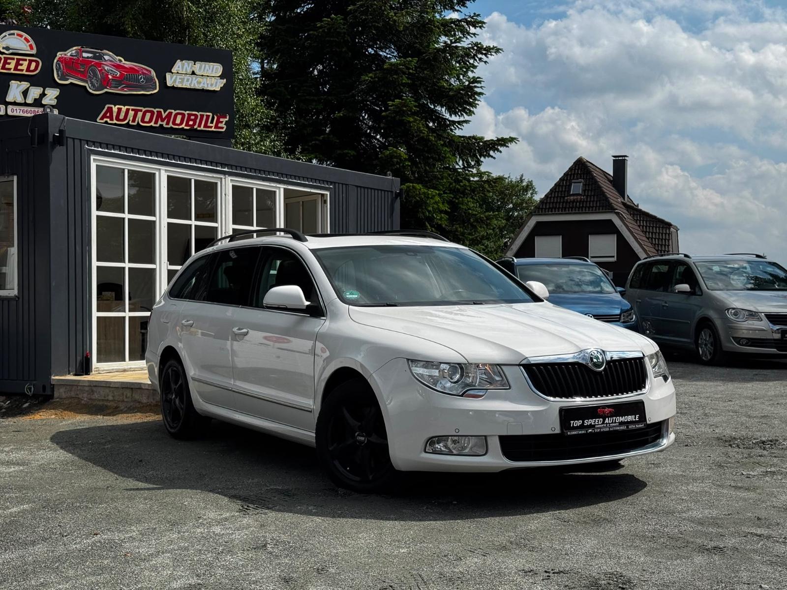 Skoda Superb Combi Elegance DSG AUTOMATIK PANORAMA PDC