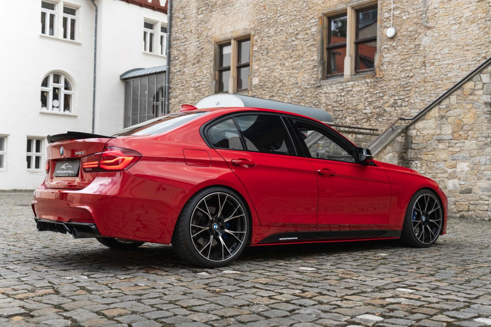 Fahrzeugabbildung BMW 340i M-Performance H&K TOTW LED CARPLAY KAM PDC