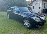 Mercedes-Benz C 180 CGI Autom. Night-Paket 8-fach bereift 