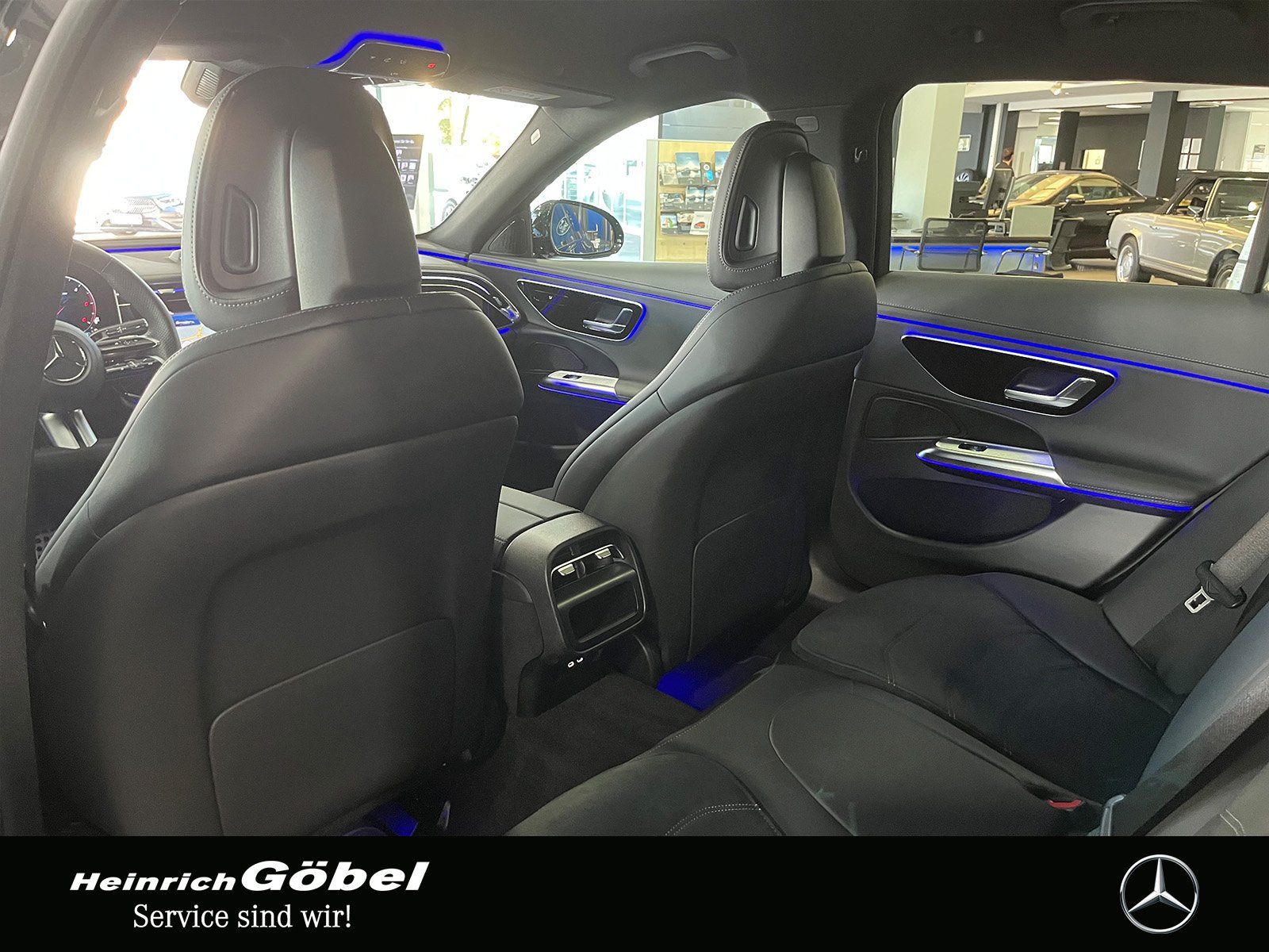 Fahrzeugabbildung Mercedes-Benz E 220 d T AMG+SUPERSCREEN+NIGHT+ KAMERA+CARPLAY