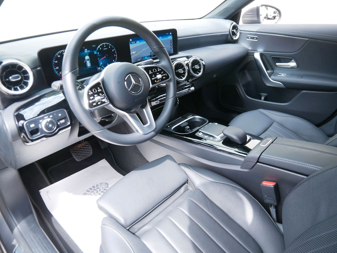 Fahrzeugabbildung Mercedes-Benz CLA 250 SB 4Matic LEDER LED Business-Paket DCT