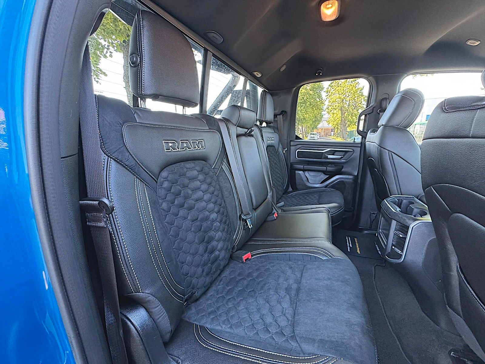Fahrzeugabbildung Dodge RAM 5.7 V8 HEMI Night Editon Offroad 4x4 LONGBED