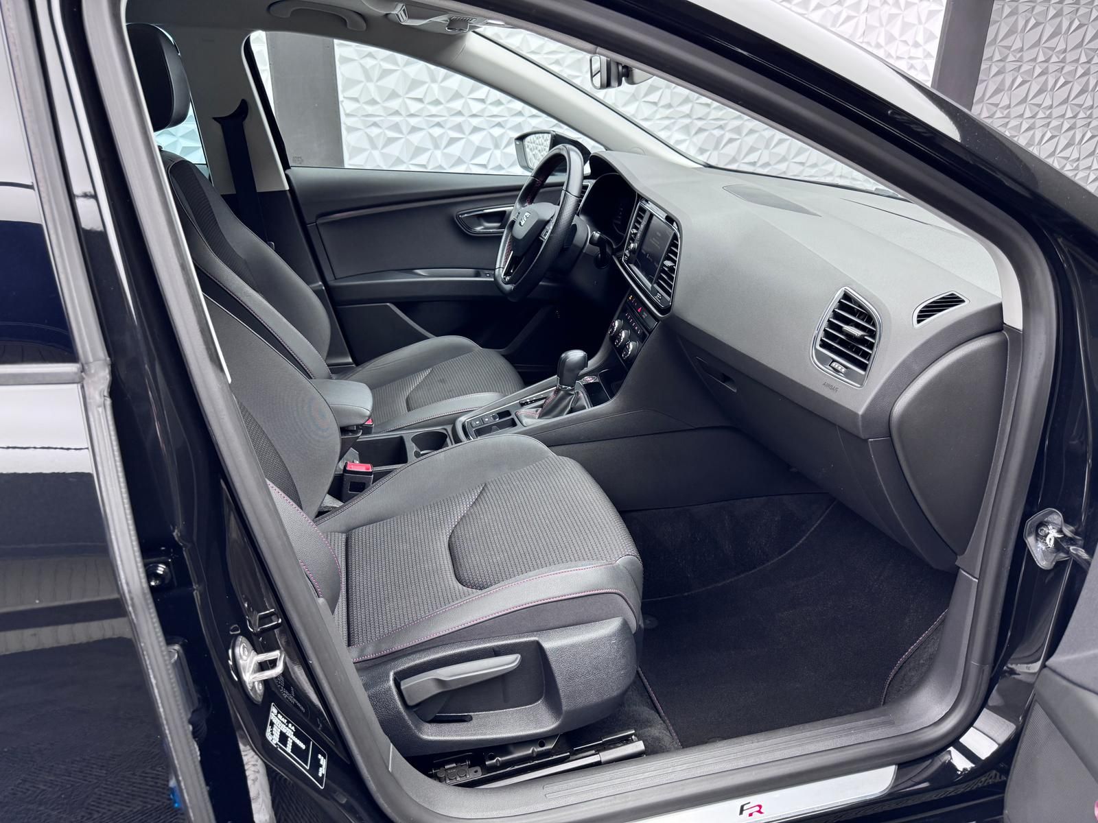 Fahrzeugabbildung SEAT 2.0 TSI FR-LINE/ACC/BEATS/PANO/AMBIENT/R-CAM/AHK