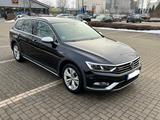 Volkswagen Passat Alltrack 2.0 TSI 162kW DSG BMT 4MOTION  - Volkswagen Passat Alltrack mit Benzin-Antrieb