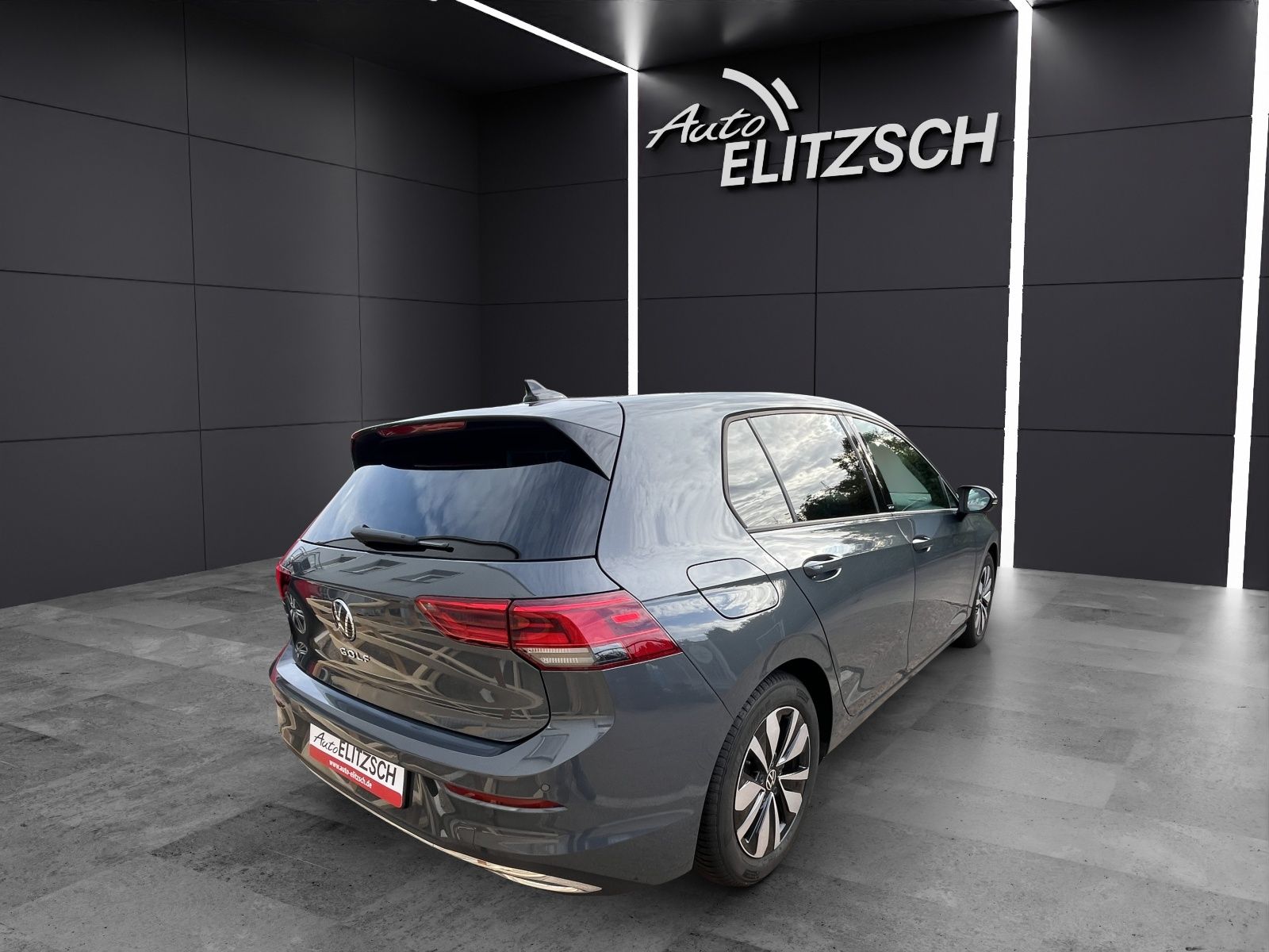 Fahrzeugabbildung Volkswagen Golf VIII TDI DSG AHK PANORAMA Kamera HuD ACC LE