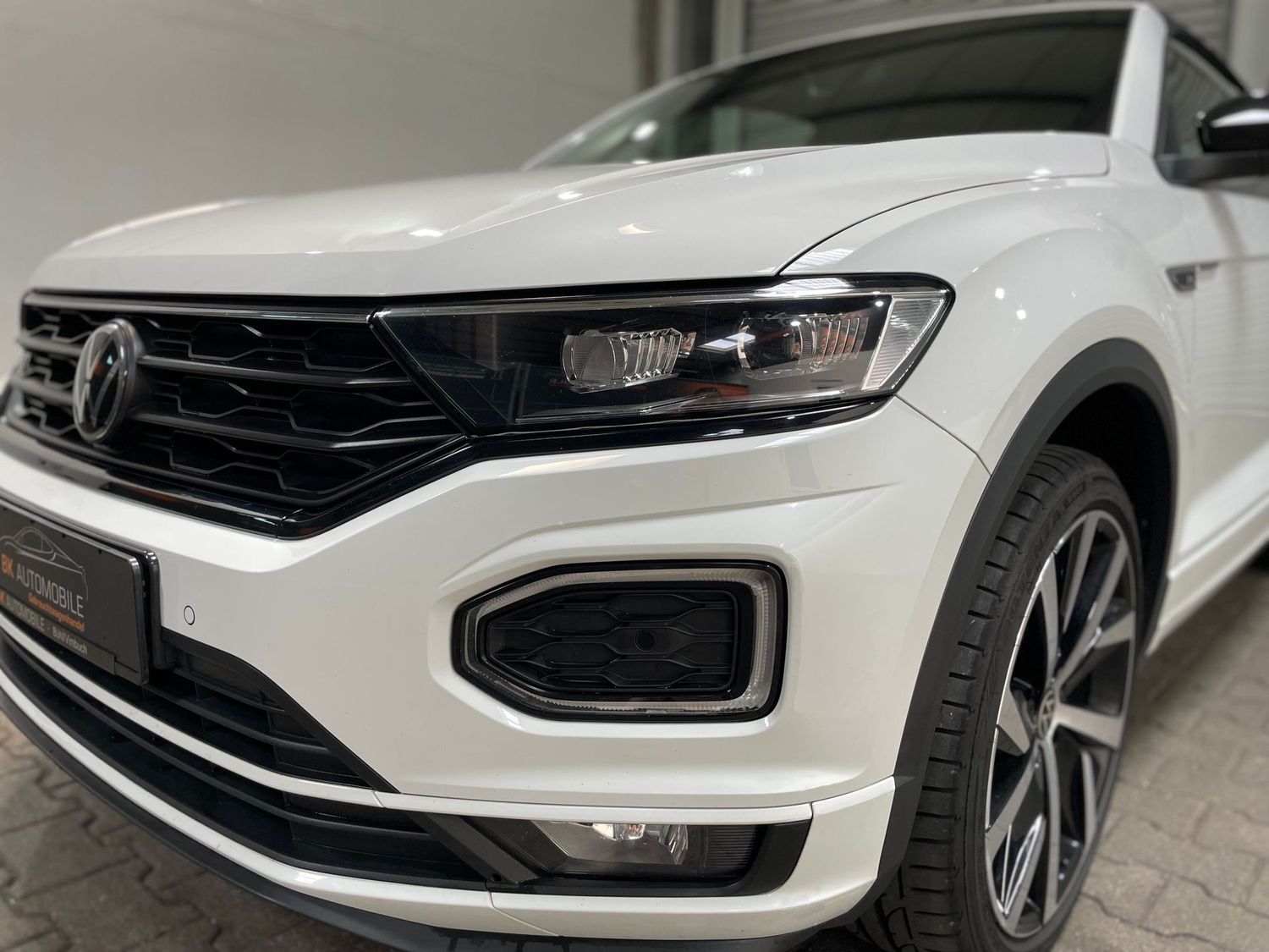 Fahrzeugabbildung Volkswagen T-Roc 1.5TSI R-Line DSG#LED#Leder#ACC#Spur