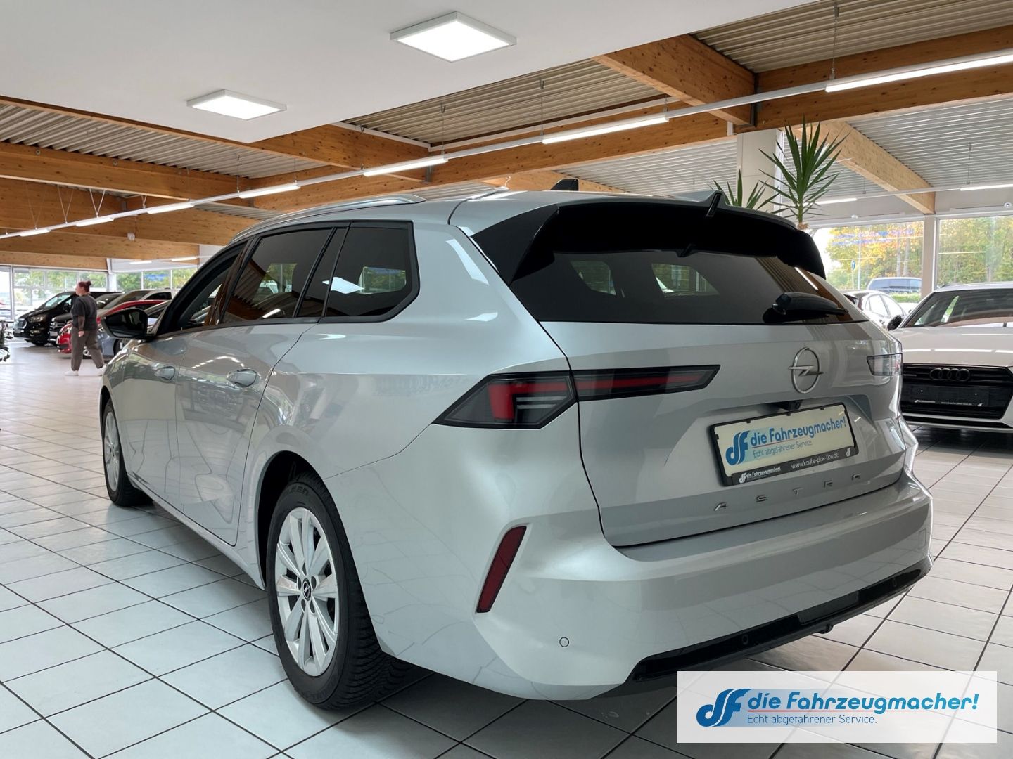 Fahrzeugabbildung Opel Astra L Sports Tourer Elegance Navi LED Apple Ca