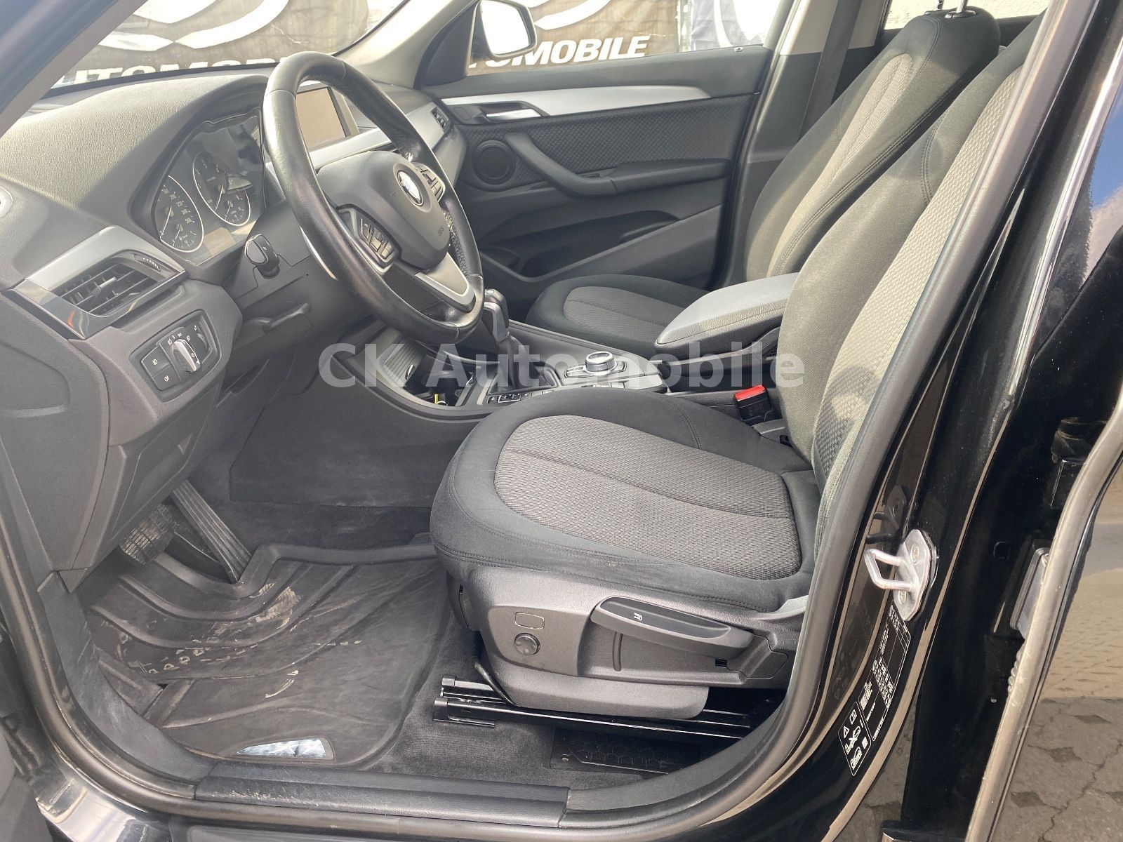 Fahrzeugabbildung BMW X1 xDrive 20d Advantage Autom./Navi/Pano/LED/PDC