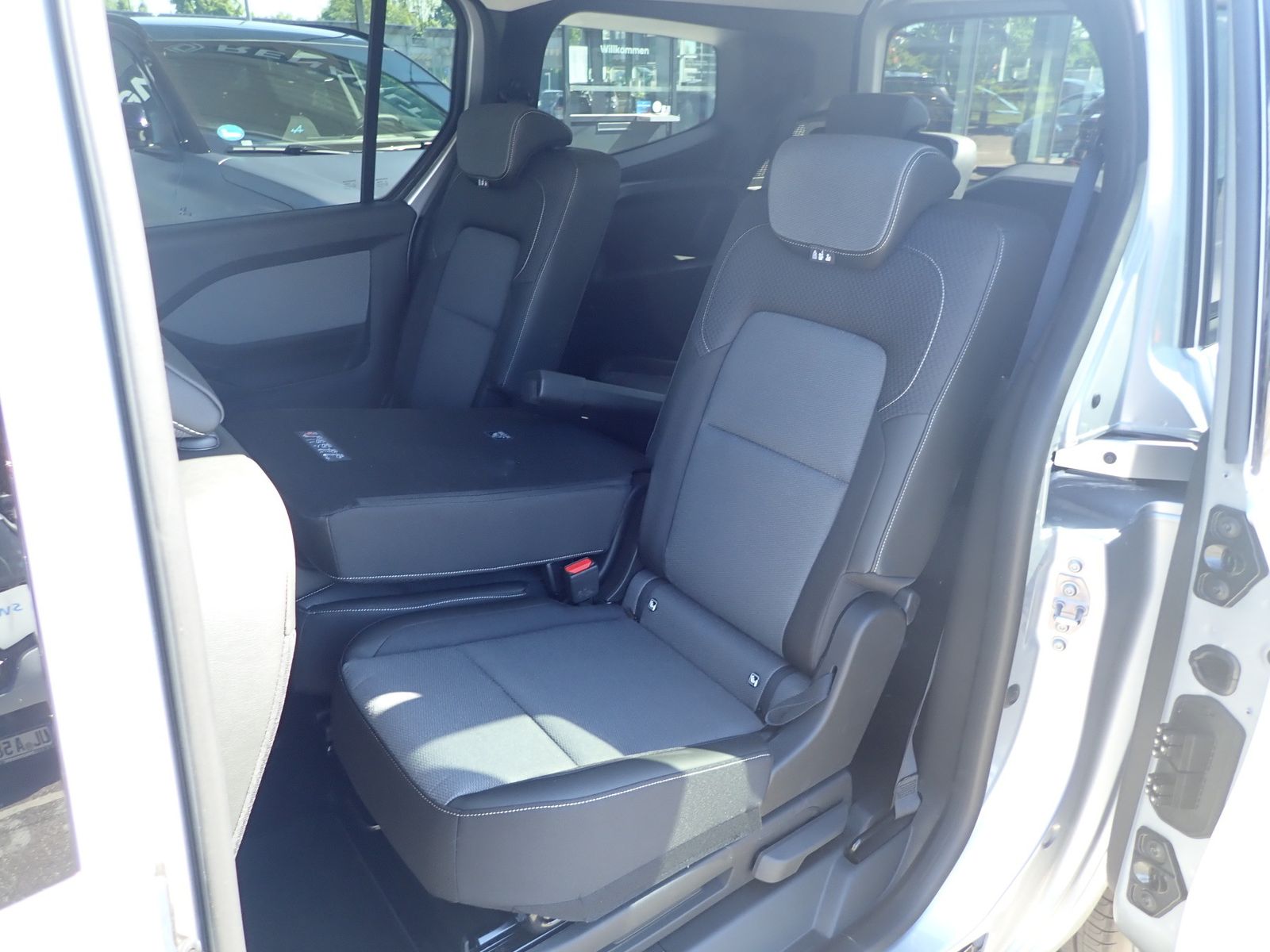 Fahrzeugabbildung Renault Grand Kangoo E-TECH Techno 45KW AC22 (L2)