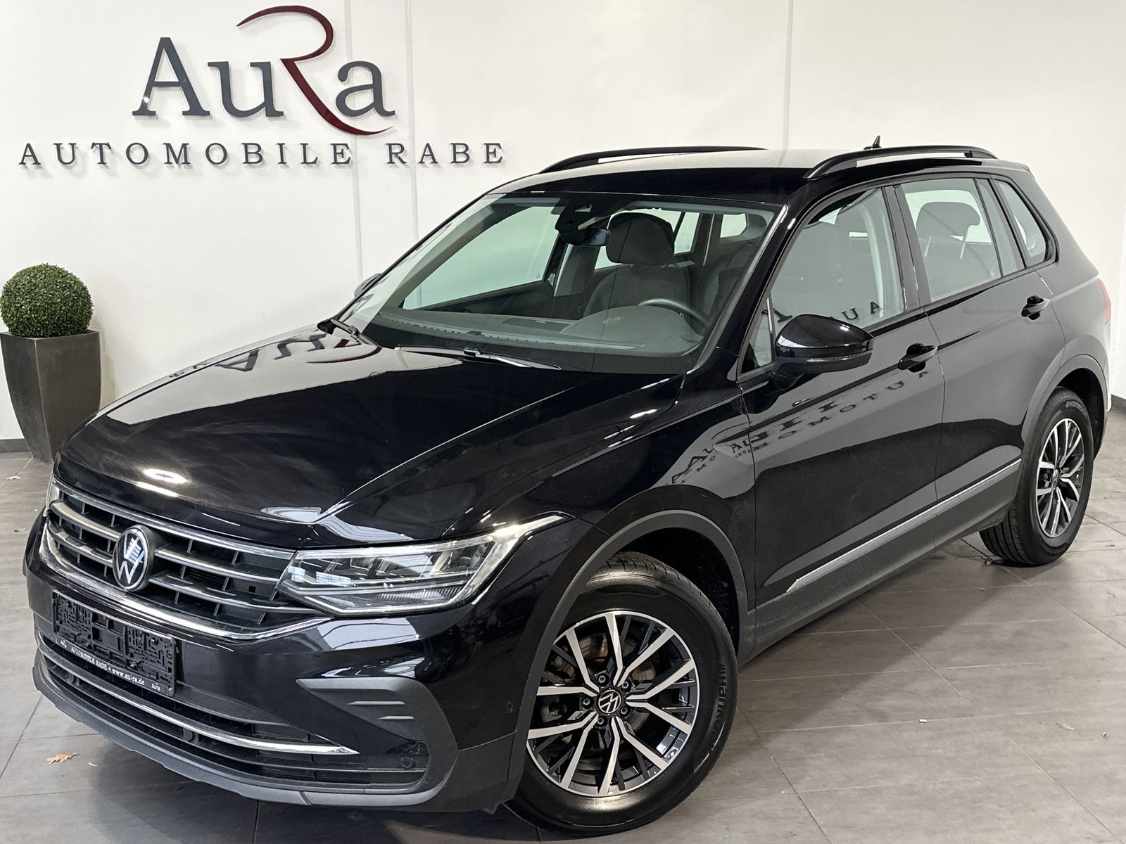 Fahrzeugabbildung Volkswagen Tiguan 2.0 TDI Life NAV+LED+KAMERA+DIGDISPLAY+PP