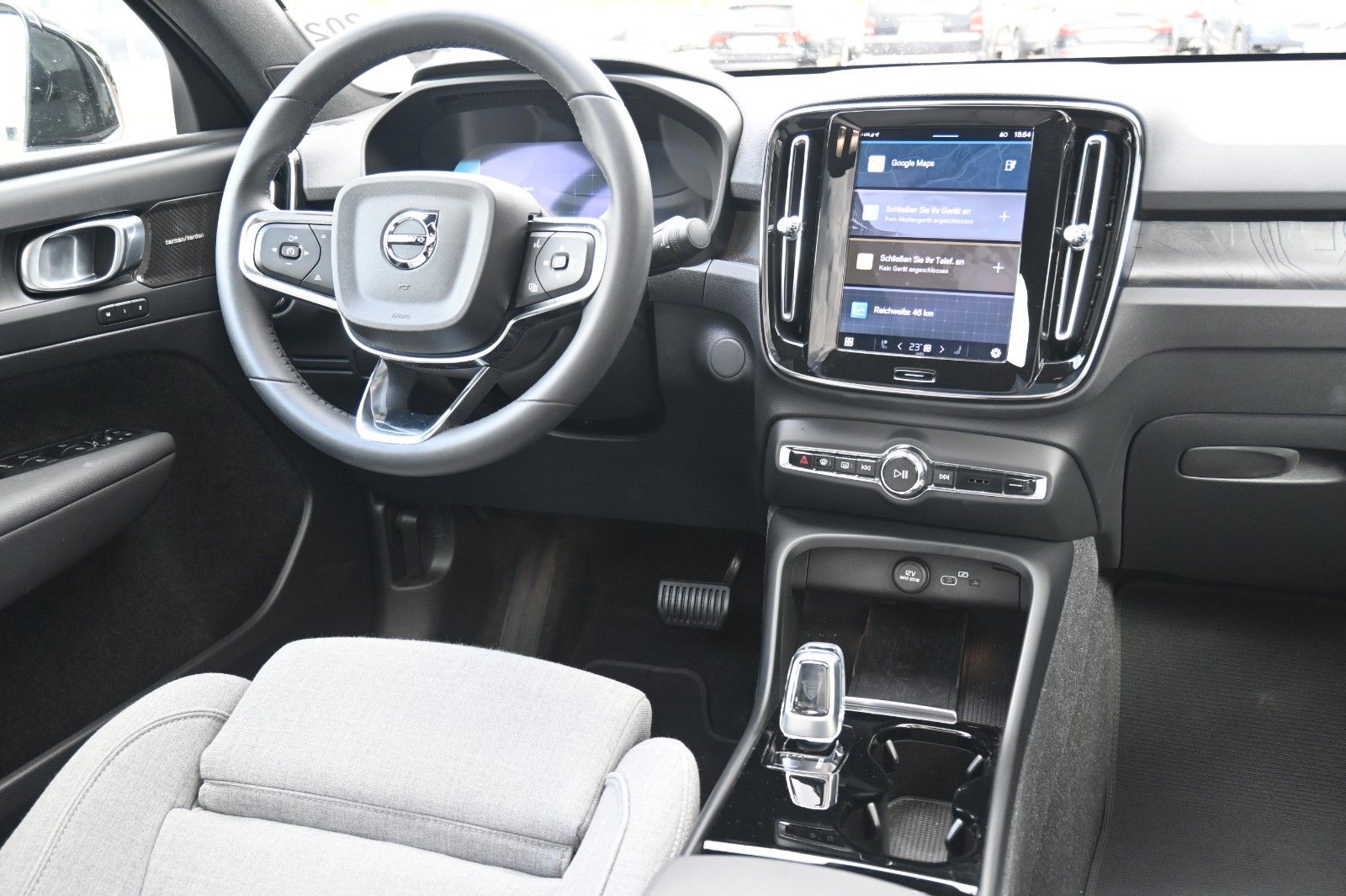 Fahrzeugabbildung Volvo C40 Ultimate BEV Single Motor H/K*AHK*PANO*